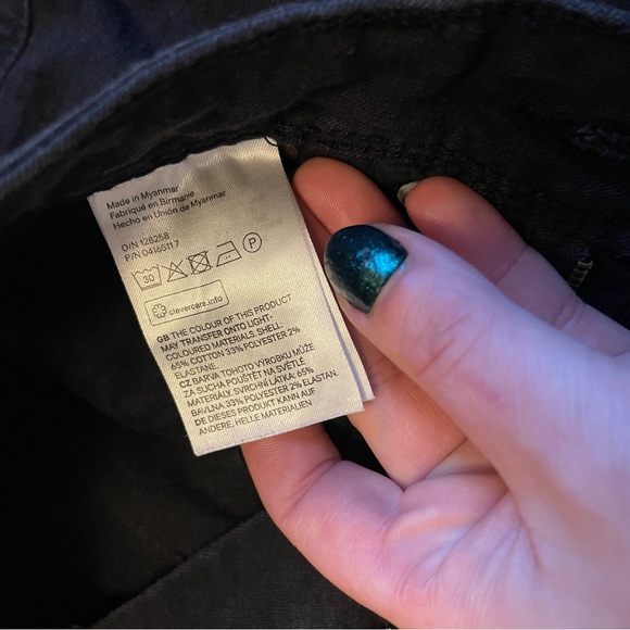 H&M Black Denim High Rise Skinnies - Size 8 Classic Capsule Wardrobe dark Jeans - Picture 3 of 5